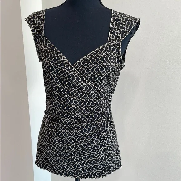 Max Studio size S Black and Tan Link design top