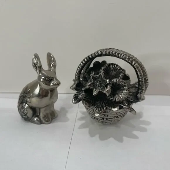Silver Plate Bunny Rabbit Flower Basket Salt Pepper Set Unsigned The basket is 4