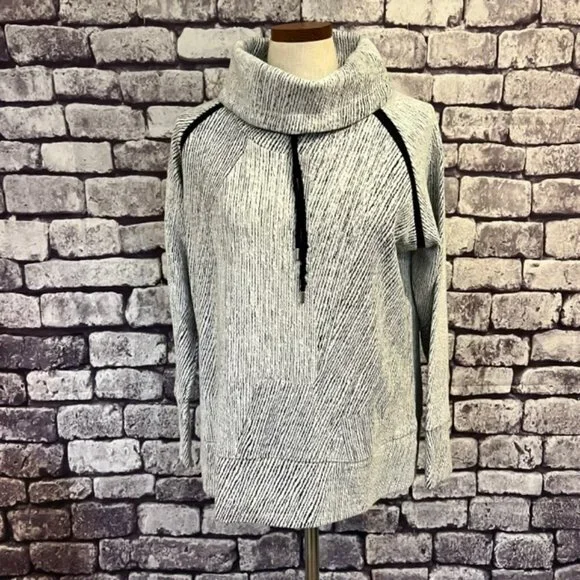Kirkland Black & Ivory Cowlneck Top Size L