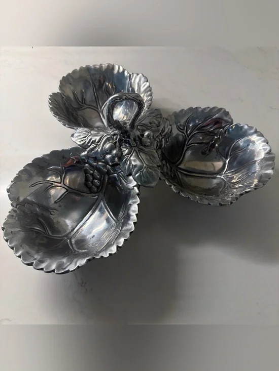 Vintage 2005 Arthur Court Grape Pattern 3 Part Relish/Dip Tray W/handle,  VGUC