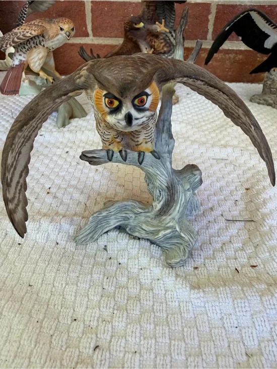 Franklin Mint Brown, Orange and White Great Horned Owl Figurine in Flight