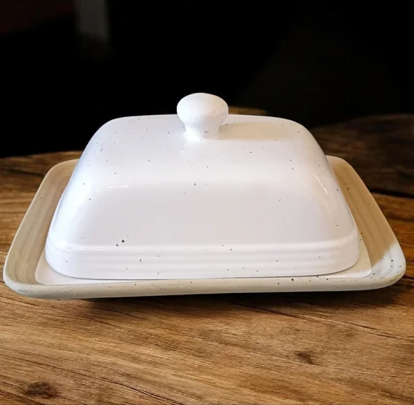 White 1/2 Pound Covered Ceramic Butter Dish Excellent Farmhouse Cottage Country