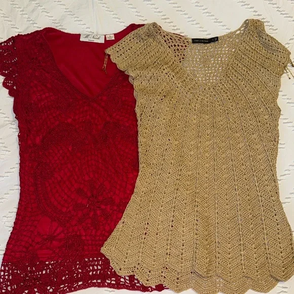 EUC Red and Gold Women's Holiday Party Shirt Bundle S Sparkle