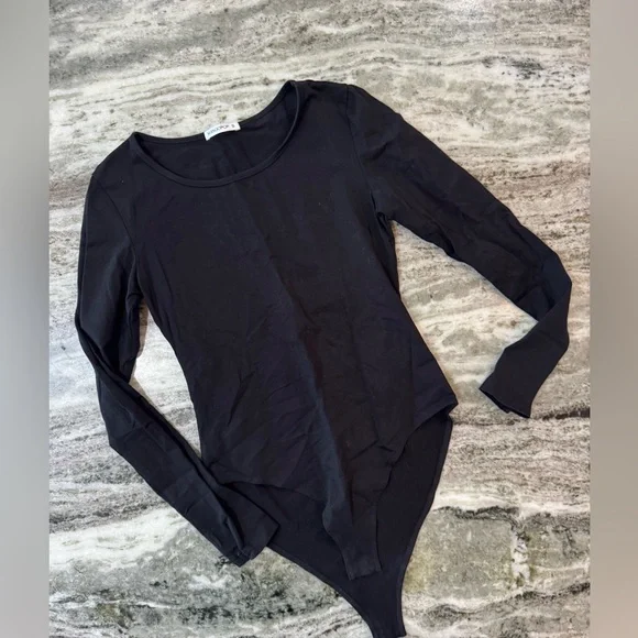 Black long sleeve bodysuit size small mangopop