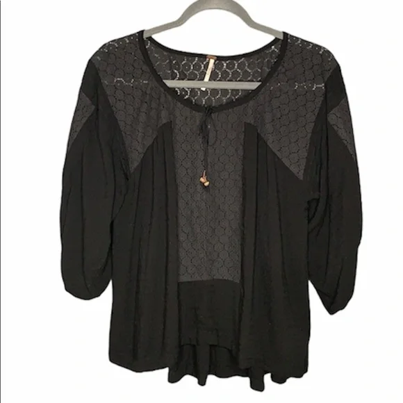 FREE PEOPLE Black 3/4 Sleeve Top‎