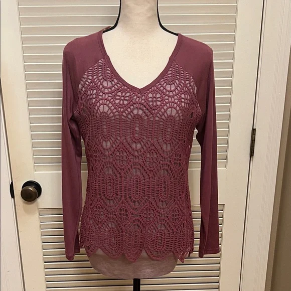 Democracy Lace Embellished Tee in Mauve, Size Small, NWT