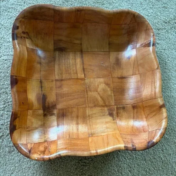 Vintage Weave Woven Wooden 11” Scalloped Edge Serving Bowl