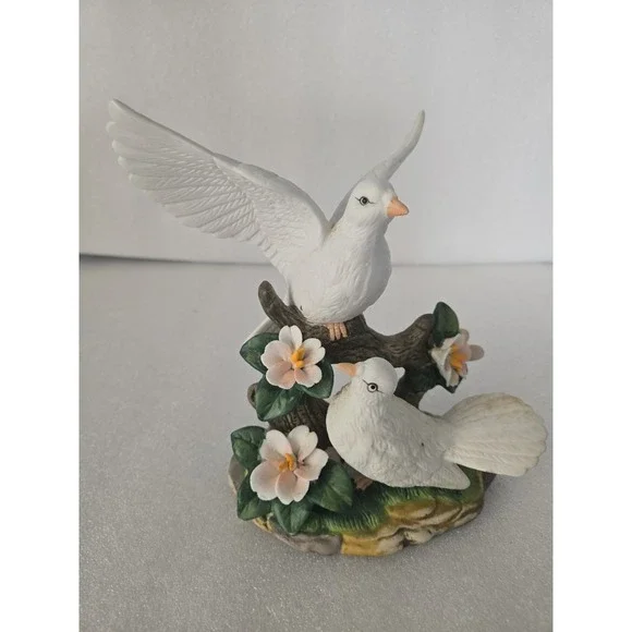 GEI Vintage 1997 White Love Dove Birds Porcelain Ceramic Figurine