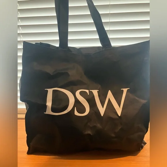 DSW reusable tote bag ⭐️ NWT