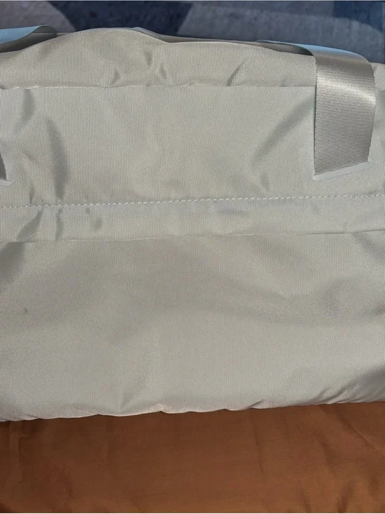 all in motion cream/off white Duffel Bag Tag