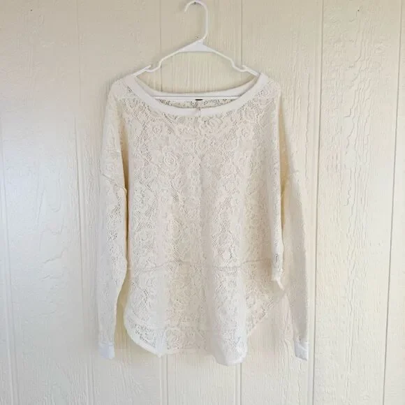 Free People Lace Floral Knit Cold In This Top size medium