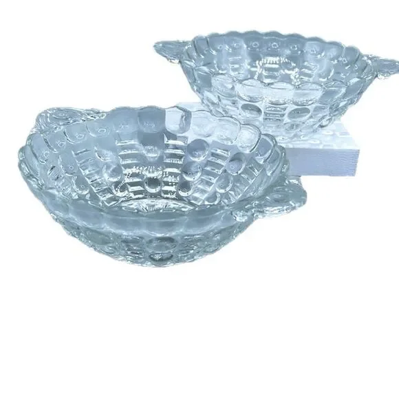 Set of two vintage Bubble ladder pattern Anchor Hocking bowls
