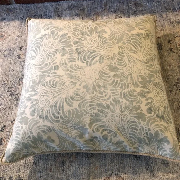 POTTERY BARN Pillow Cushion W/Down Insert Floral 20”