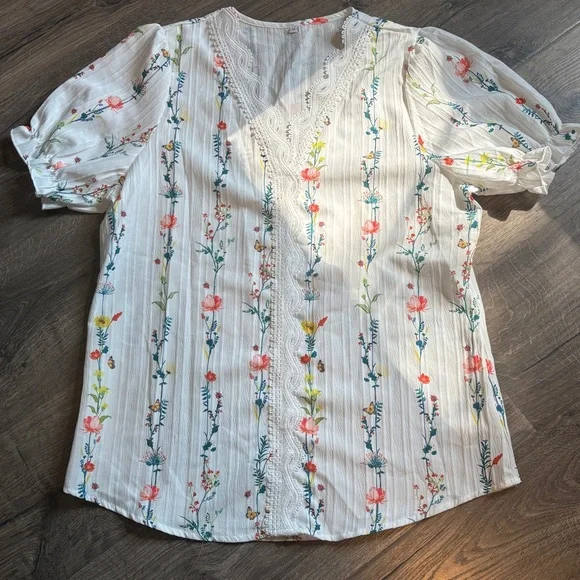 Floral Lace Trim Blouse