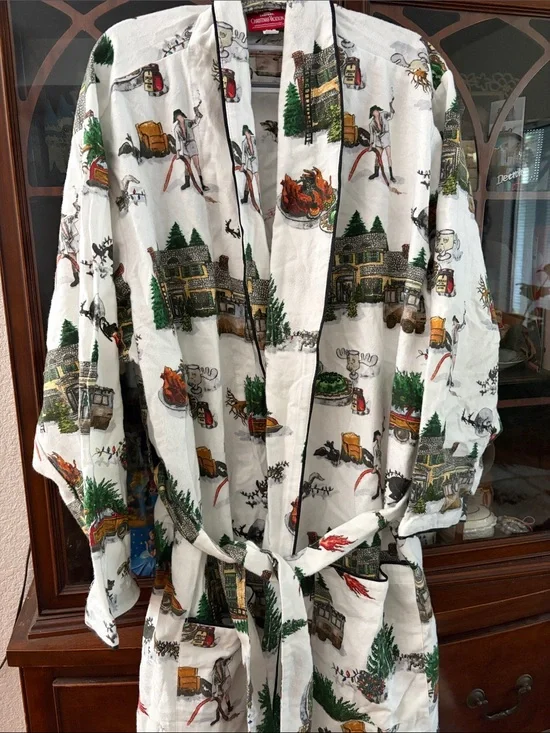 Pottery Barn White Holiday Print Robe National lampoon