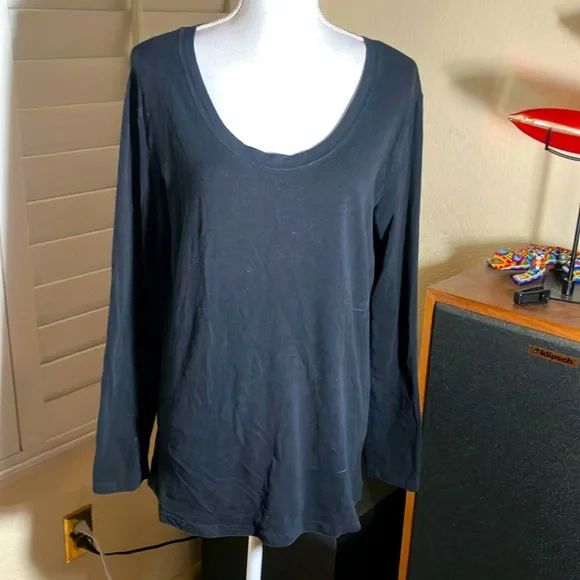 🖤💖Rosie Black Long Sleeved 95% Cotton, 5% Spandex Top Size 3X