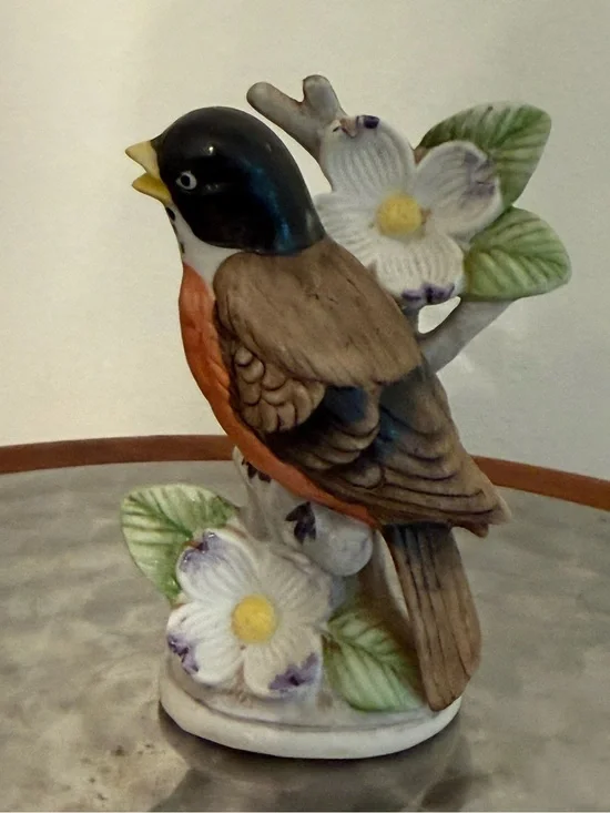 Vintage porcelain Robin figure