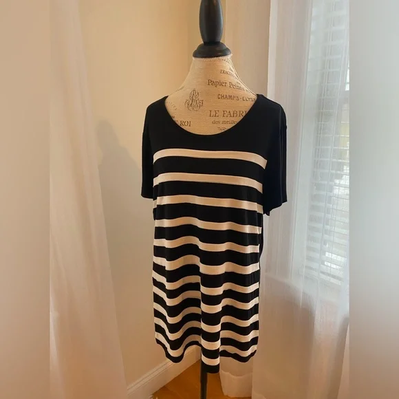 Chicko’s black and white rayon Tshirt