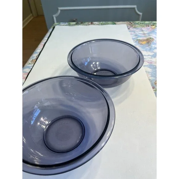 Set of 2 PYREX  Purple Amethyst Mixing Nesting Bowl 1.5 qt  #323 - Vintage