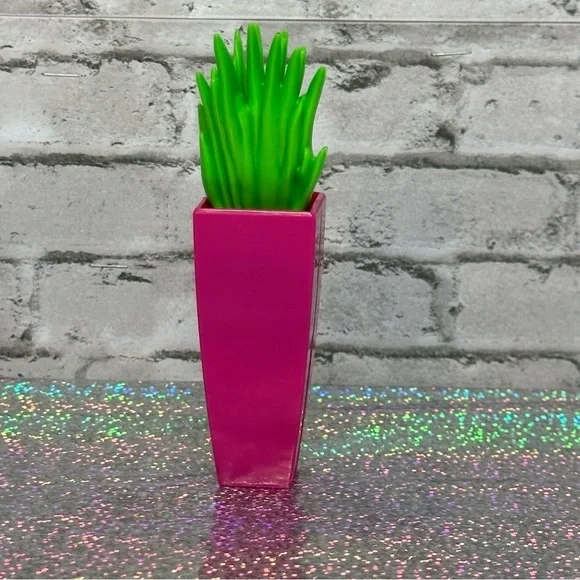 Barbie Close & Go 2018 Potted Plant 4.5