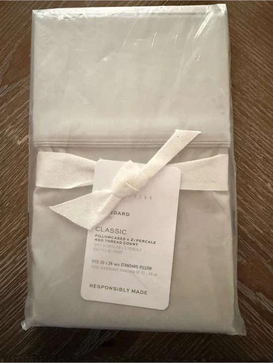 Pottery Barn pair of 2 standard pillow cases classic percale NEW