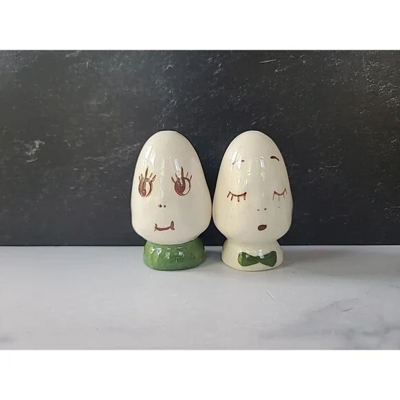 Egg Head Salt And Pepper Shakers Vintage, READ