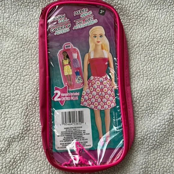 Barbie Fashion Doll Carrying Case, includes 2 Hangers