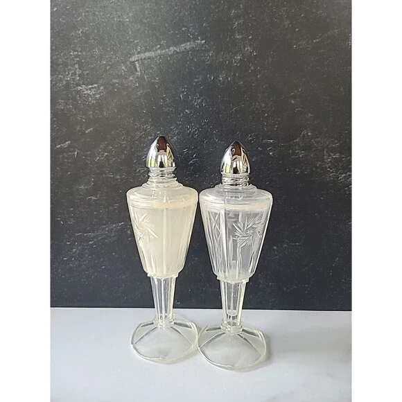 Vintage Plastic Cone-Shaped Salt And Pepper Shakers Vintage, READ