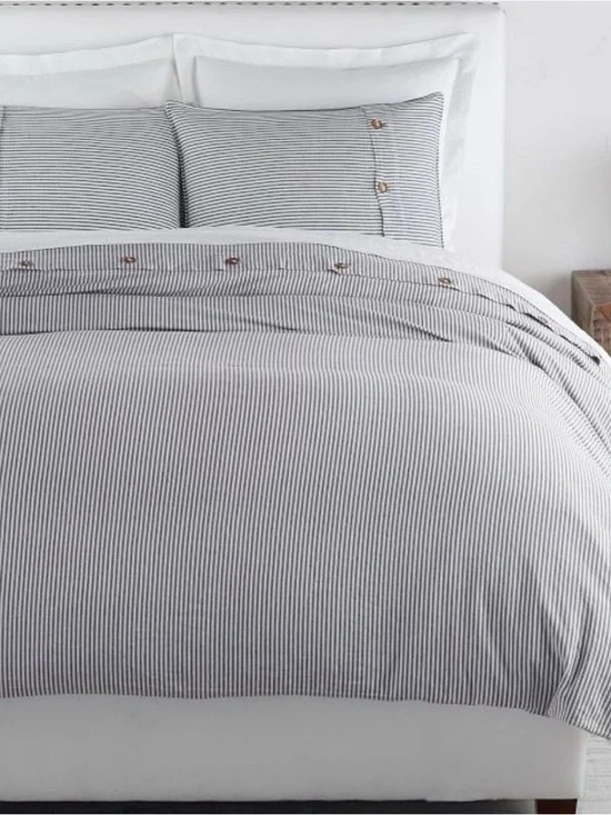Pottery Barn Wheaton Striped Button Duvet Cover in Navy & White Full/Queen Size