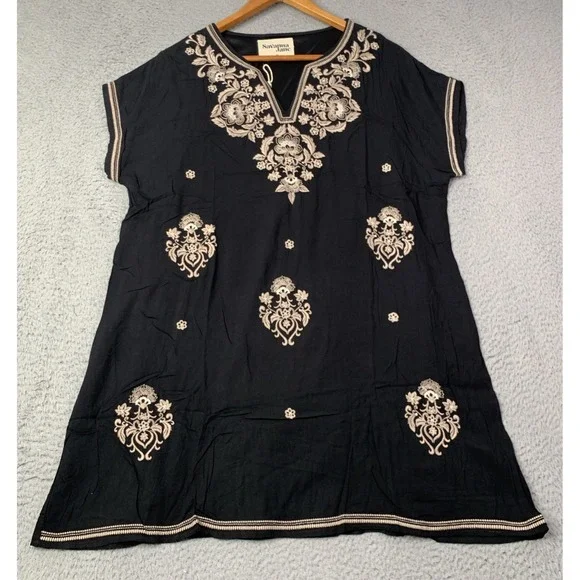 New Savanna Jane Dress/Top Women Size Medium Black Tan Embroidered Floral NWT