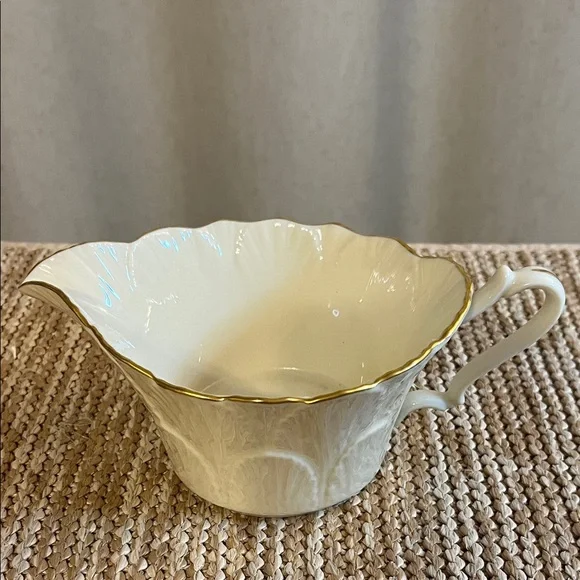 Lenox Gravy Boat Scalloped White Gold Trim 4.70”W 7.25” L 3”H