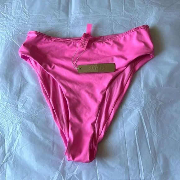 Skims swim bottoms‎ mid waist, color: TAFFY. Size: S NWT