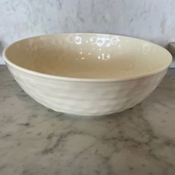TOMMY BAHAMA Cream Swirl Melamine Serving Bowl 11