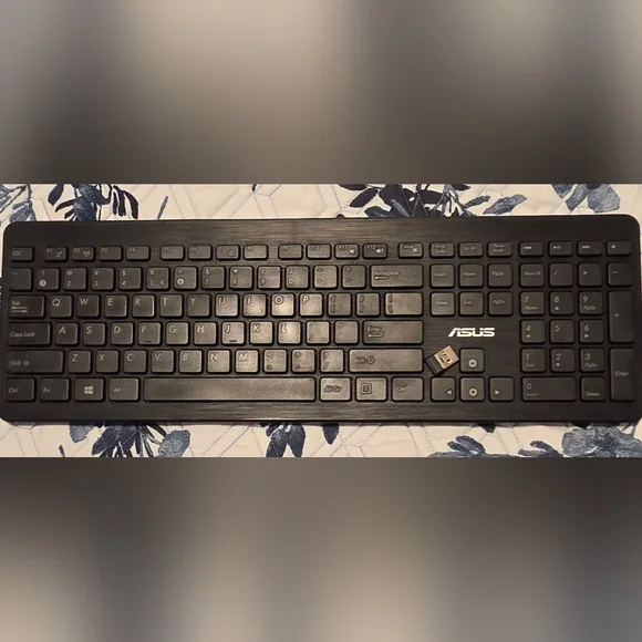 ASUS Wireless Full Size Keyboard w/ USB Receiver Tested Working