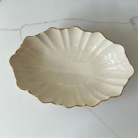 Lenox Vintage Symphony Centerpiece with Gold Trim