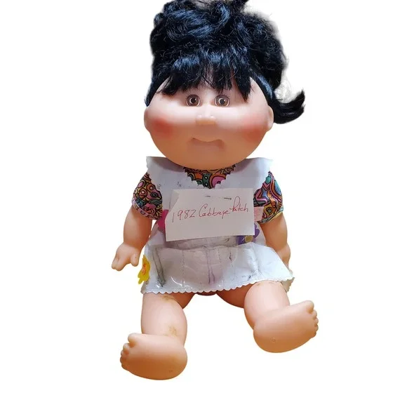 Vintage 1982 Cabbage Patch Kid Doll Black Hair Original Outfit Signature‎