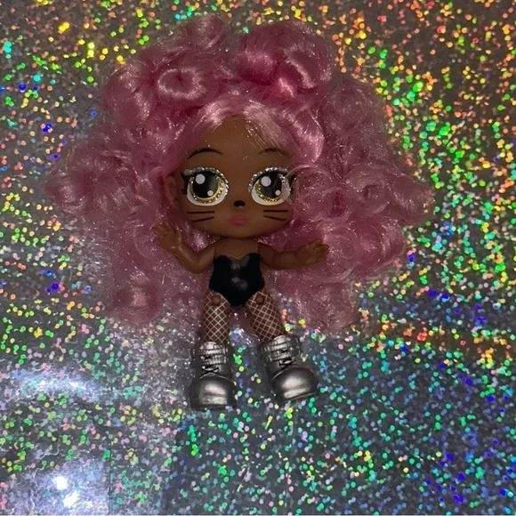 Zuru ITTY BITTY PRETTY Tea Party Teacup Doll Pink Curly Hair Doll Only