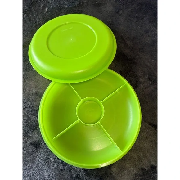 Tupperware Serving Center Divided Tray with Lid Lime Green #1708 Lid #1709
