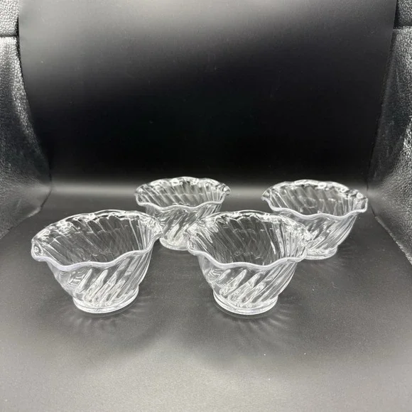 Vintage Gessner 0345 Clear SAN Plastic Swirl 5oz Dessert Bowls 4 Break Resistant