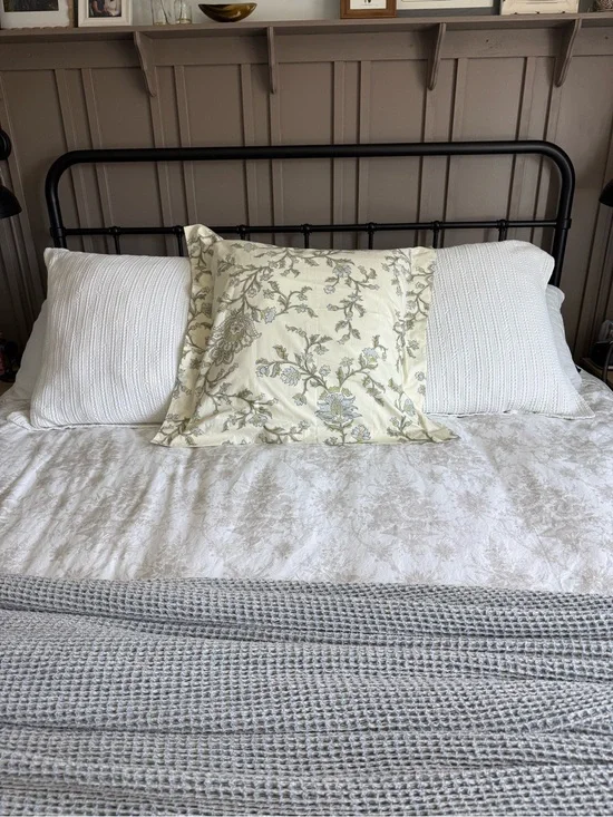 Pottery‎ Barn Deva Floral 100% Cotton Euro Sham