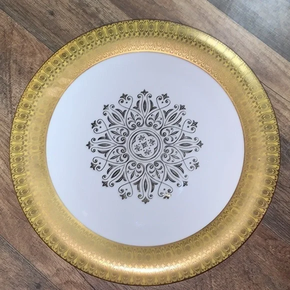 White & Gold Vintage 1960s Ceramic Round Platter Serving Plate Fine Dining