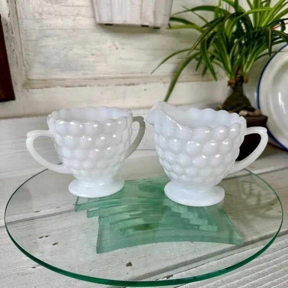 ANCHOR HOCKING, BUBBLE MILK GLASS, SUGAR BOWL & CREAMER SET.