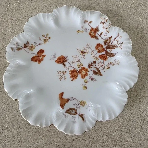 Antique Marx & Gutherz Carlsbad Austria Scalloped Edge 7.5