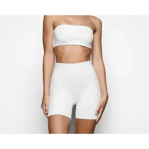 Skims Swim Mid Waist Short