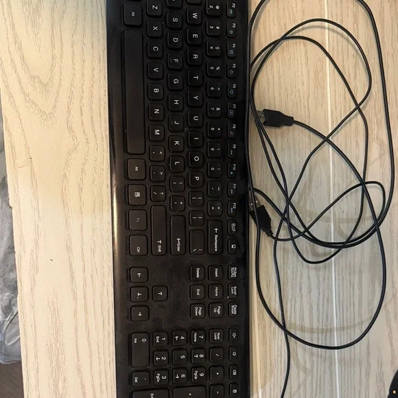 Black Wired Keyboard