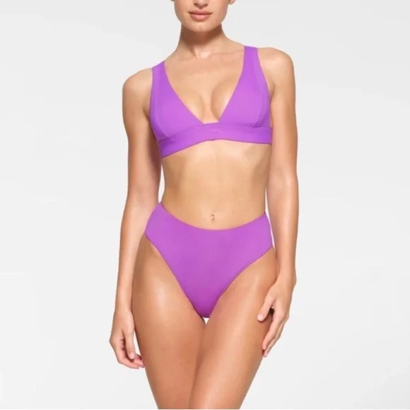 SKIMS Plunge Bikini Top M