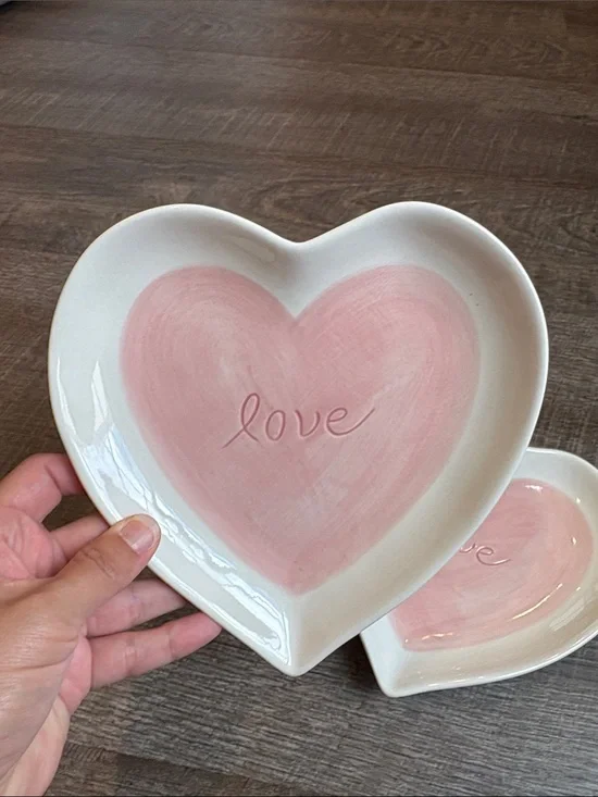Pottery Barn Heart 'Love' Ceramic Plates Pink & White Set of 2 Dessert Appetizer