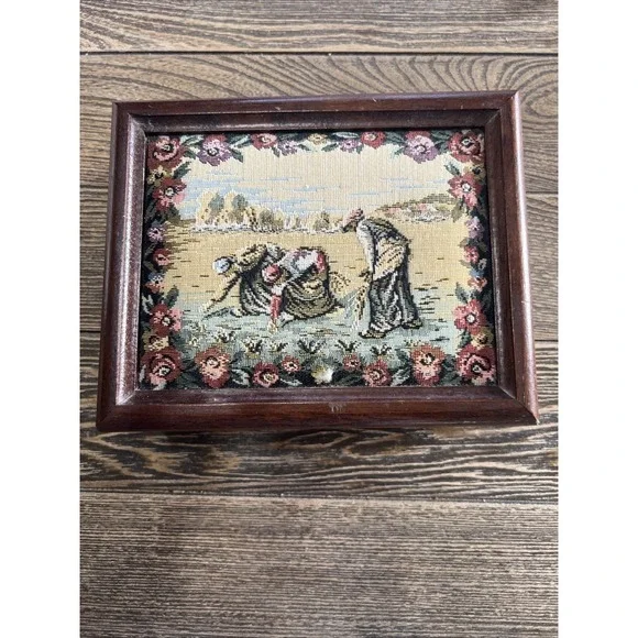 Vintage Wooden  Jewelry Box Wood w/Tapestry top Yellow Felt Lining‎ Taiwan