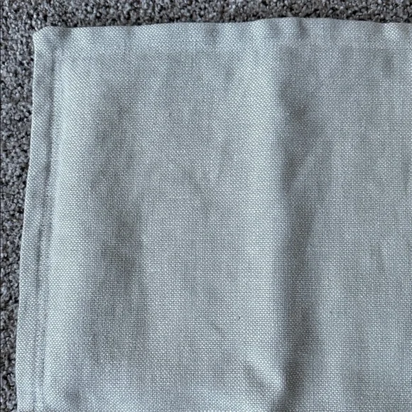 Restoration Hardware 100% Linen Lt Blue 24” x 24” Pillow Covers, Set of 2, EUC