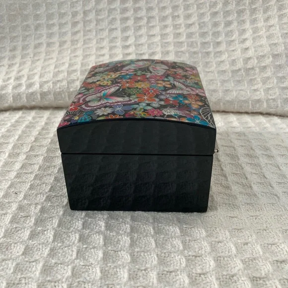 Black Lacquer Jewelry Box With MOP Butterflies On The Lid With Butterfly Closure